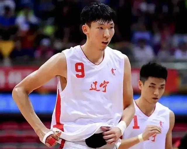 包含战略部署：CBA球队重装备备战即将开赛的词条