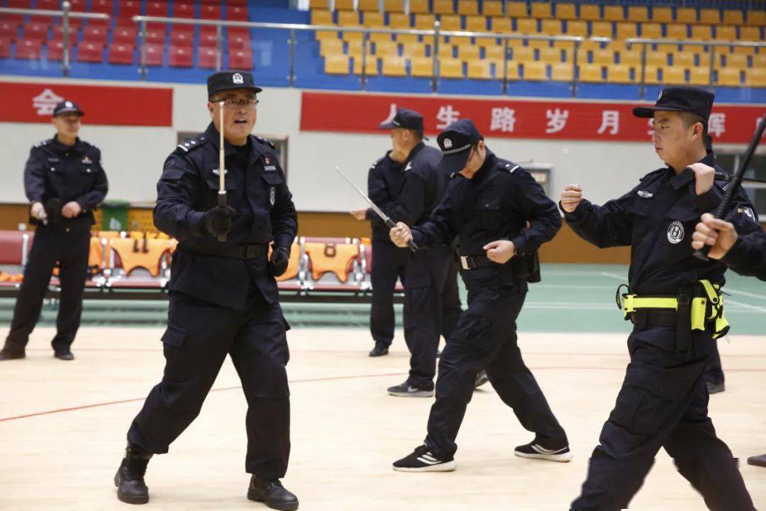甘肃队战胜黑龙江队，掀起胜利热潮