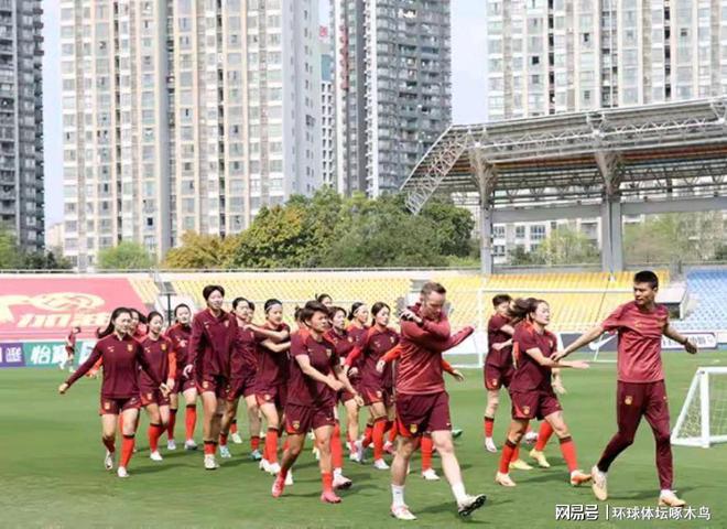 包含中国女足备战国际足球锦标赛，实力不容小觑的词条