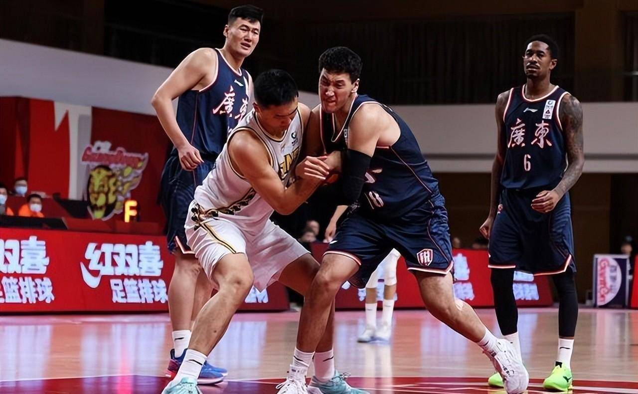 卡尔皮客场战平，保住联赛前四位置的简单介绍